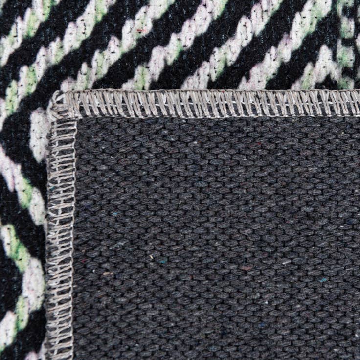 Detail image of 5' x 5' Washable Yara Square Rug