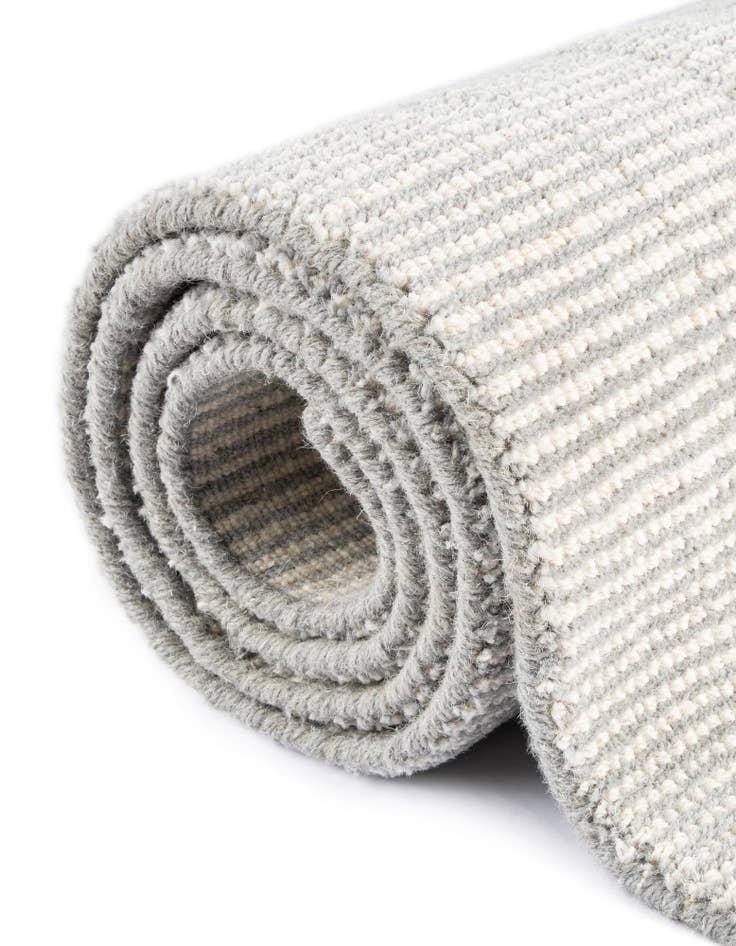 Detail image of 4' 1 x 6' 1 Hand Woven Jill Zarin English Manor Wool Oval Rug