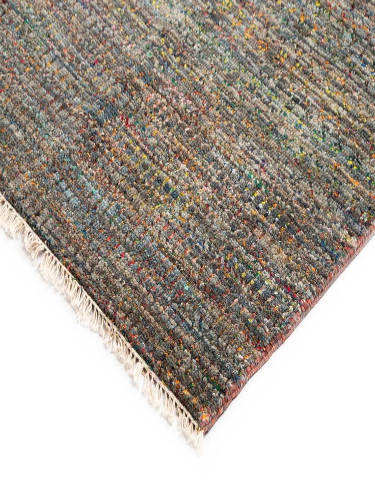 Detail image of 8' 3 x 11' 7 Agra Wool Rug