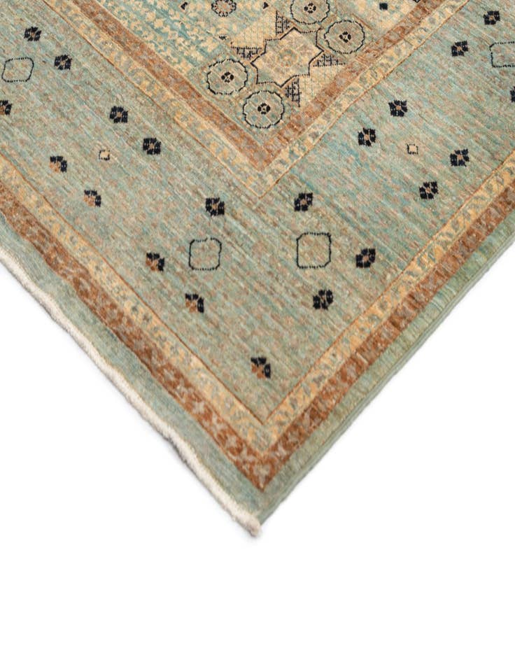 Detail image of 5' 9 x 8' 7 Amina Rug