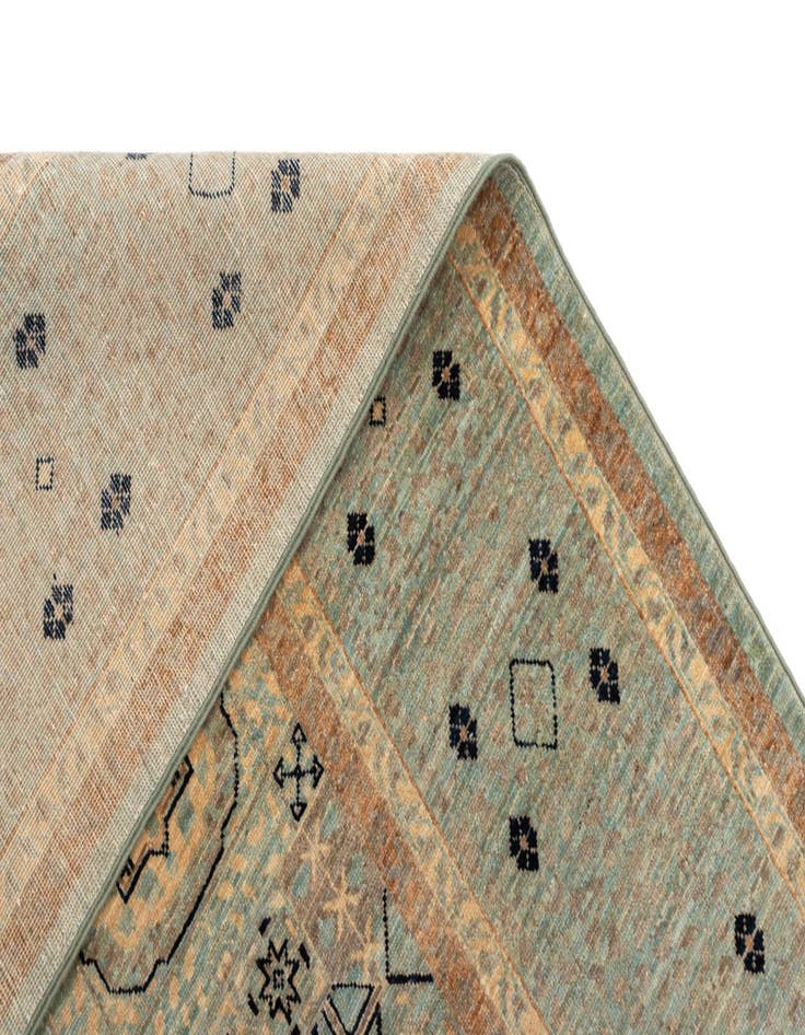 Detail image of 5' 9 x 8' 7 Amina Rug