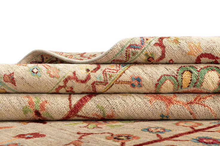 Detail image of 6' 10 x 10' 1 Ariana Rug