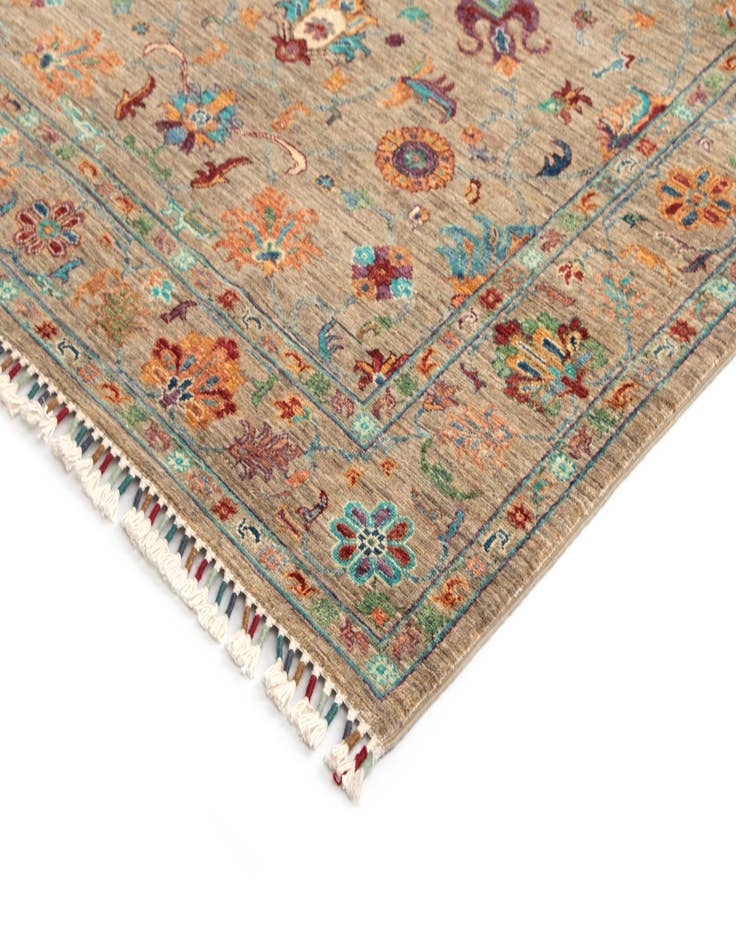 Detail image of 5' x 6' 10 Ariana Wool Rug