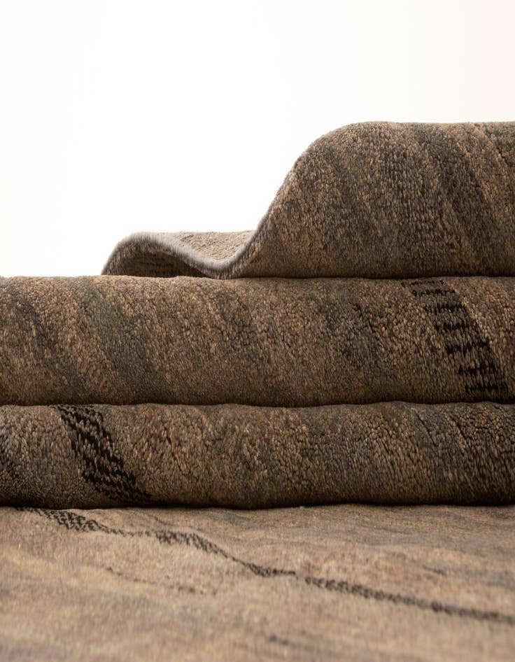 Detail image of 6' 6 x 9' 8 Gabbeh Rug