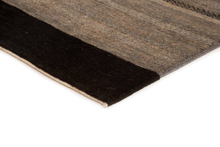 Detail image of 6' 6 x 9' 8 Gabbeh Rug