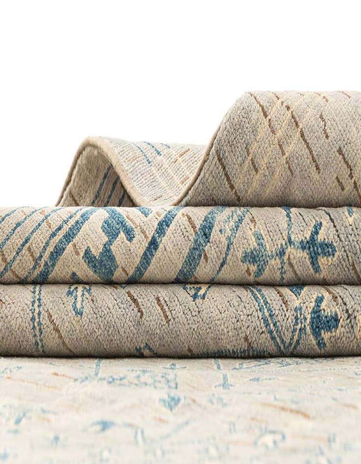 Detail image of 7' 11 x 10' 9 Ghazni Diyar Rug