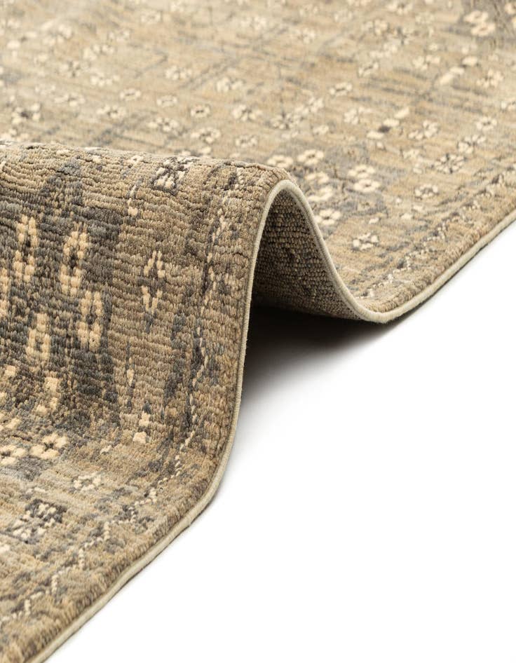 Detail image of 8' 1 x 11' 4 Ghazni Diyar Rug