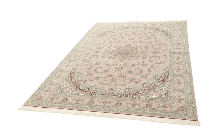 Detail image of 6' 6 x 9' 9 Ghom Design Rug