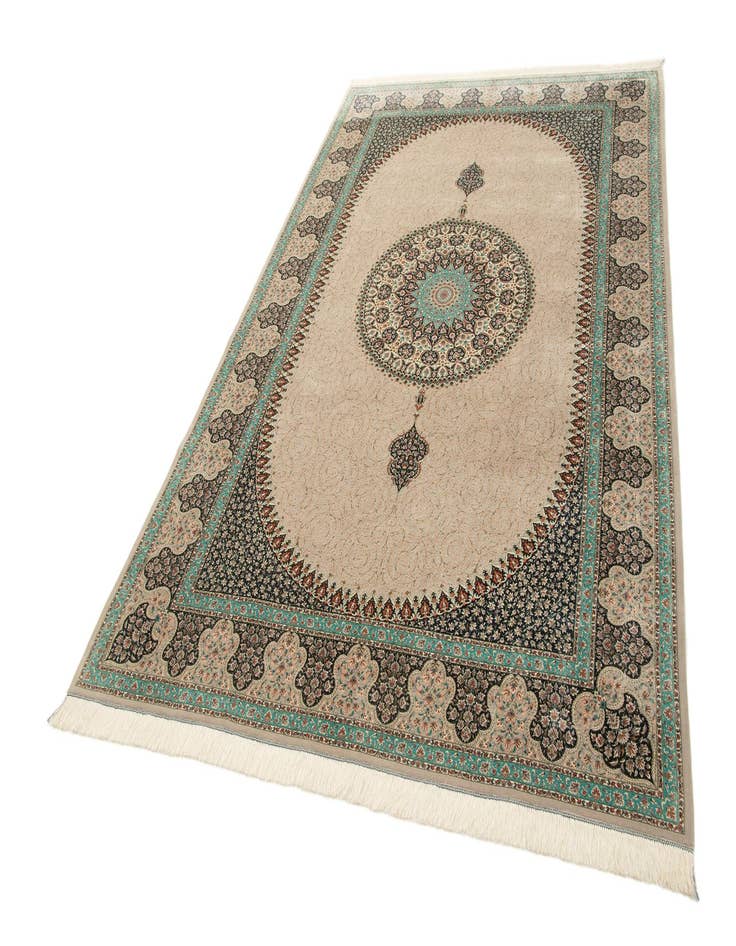 Detail image of 6' 6 x 9' 9 Ghom Design Rug