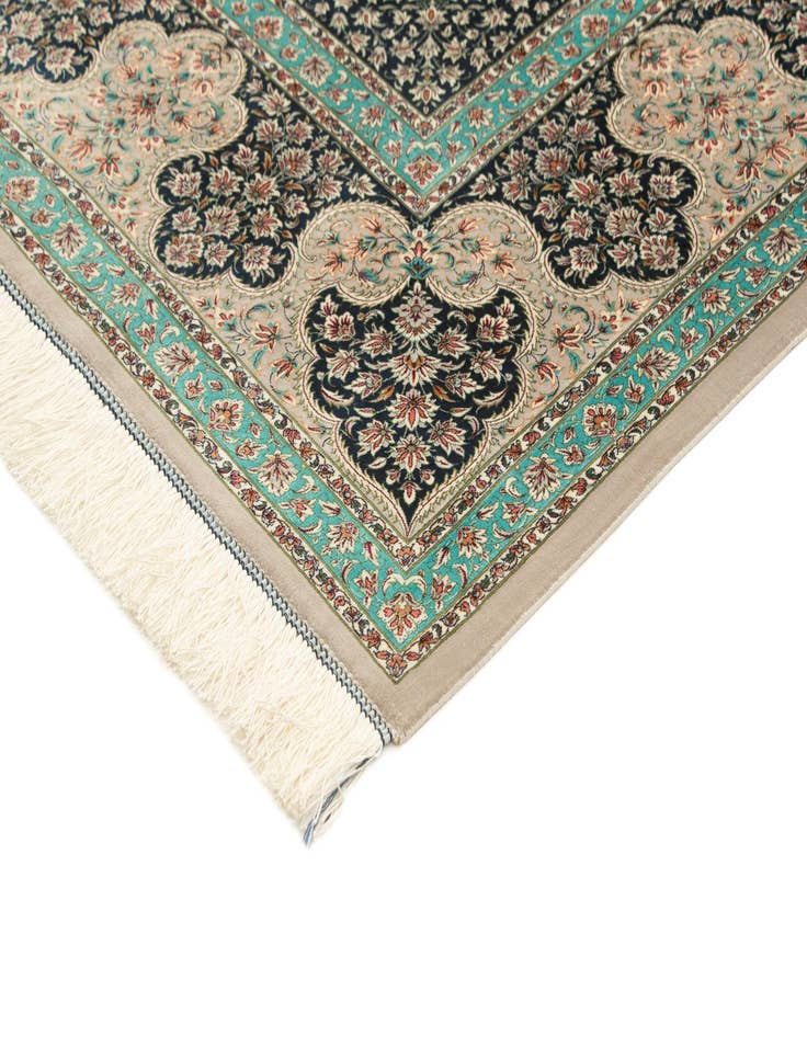 Detail image of 6' 6 x 9' 9 Ghom Design Rug