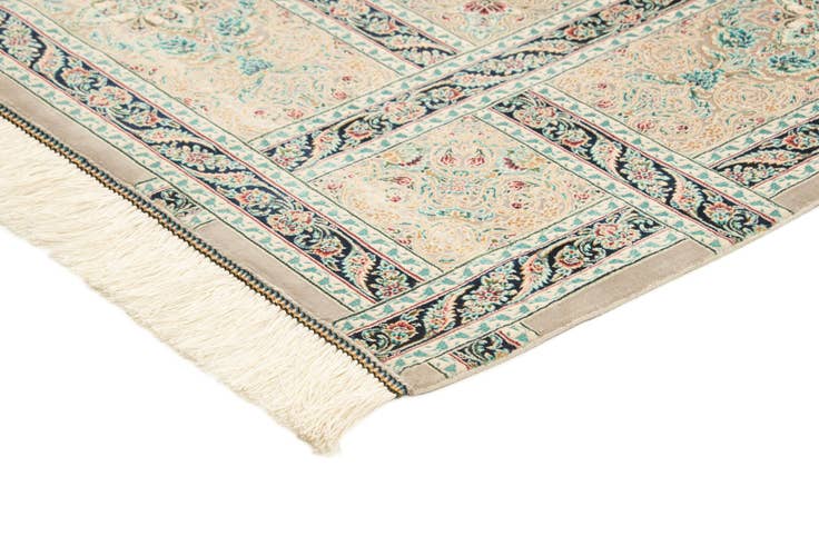 Detail image of 6' 5 x 9' 10 Ghom Design Rug