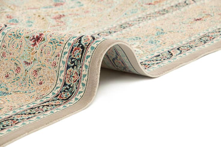 Detail image of 6' 5 x 9' 10 Ghom Design Rug