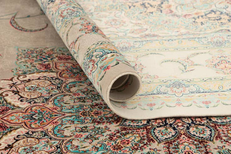 Detail image of 6' 6 x 9' 9 Ghom Design Rug