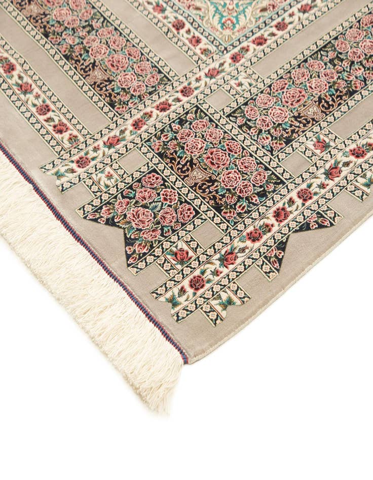 Detail image of 6' 6 x 9' 9 Ghom Design Rug