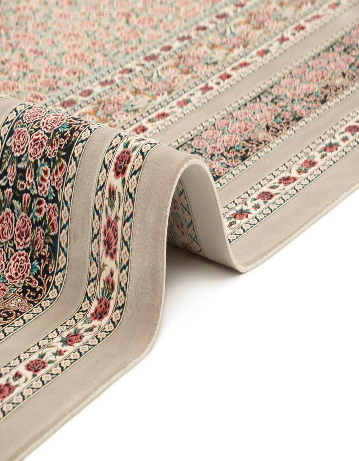 Detail image of 6' 6 x 9' 9 Ghom Design Rug