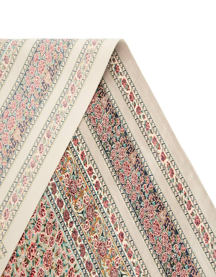 Detail image of 6' 6 x 9' 9 Ghom Design Rug