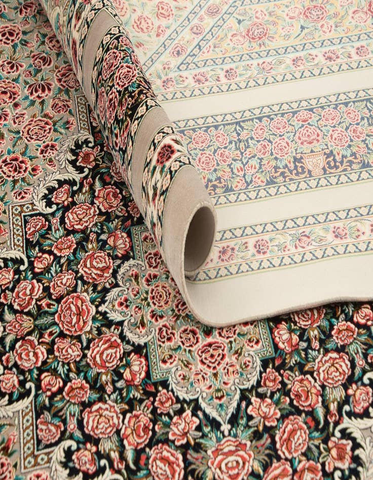 Detail image of 6' 6 x 9' 9 Ghom Design Rug