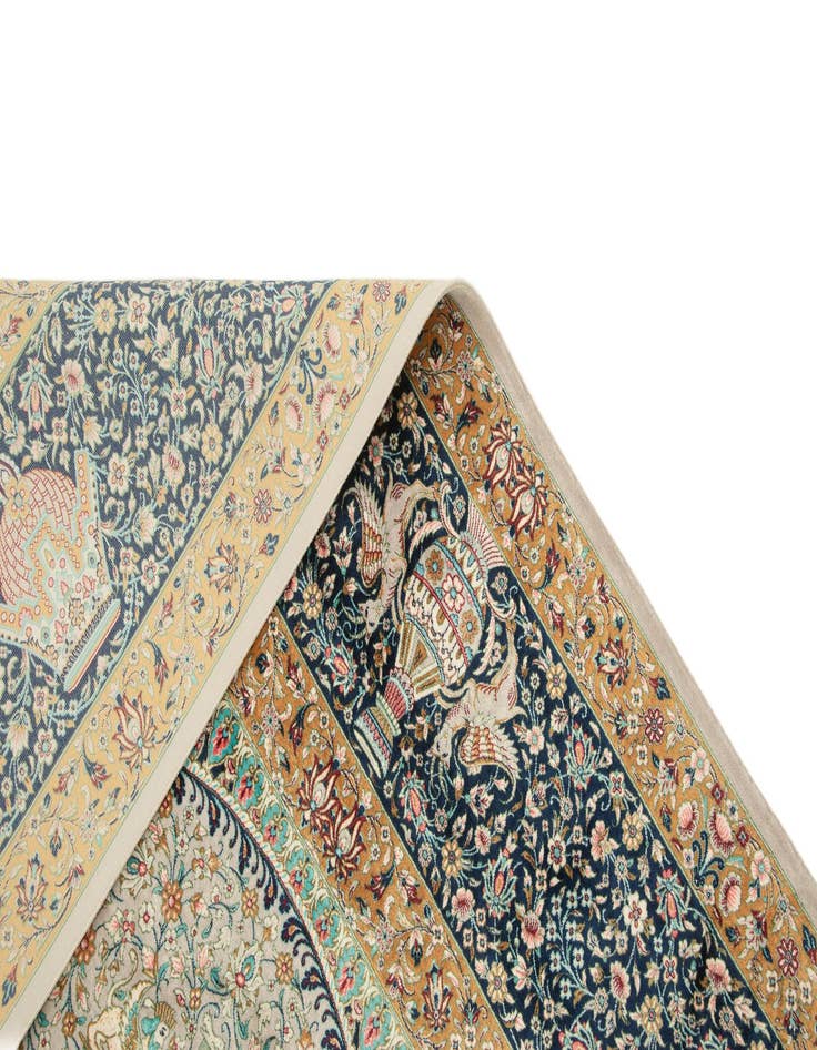 Detail image of 6' 5 x 9' 9 Ghom Design Rug