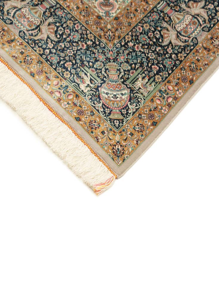 Detail image of 6' 5 x 9' 9 Ghom Design Rug