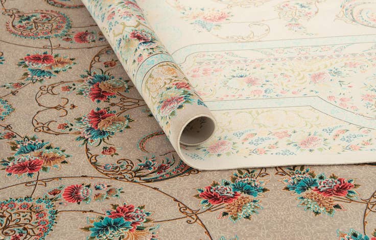 Detail image of 6' 6 x 9' 9 Ghom Design Rug