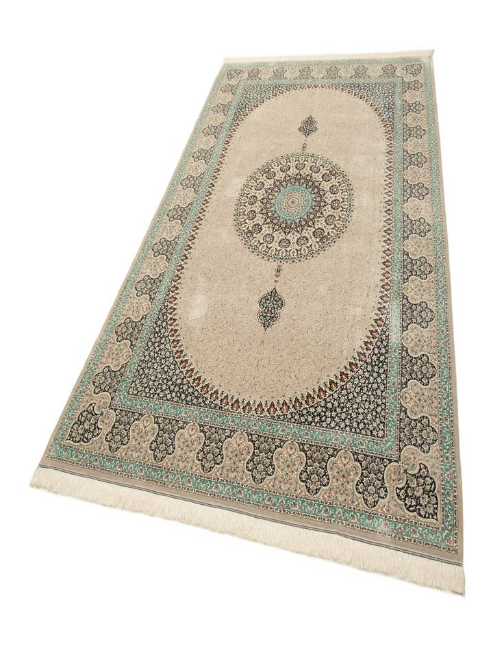 Detail image of 6' 6 x 9' 9 Ghom Design Rug