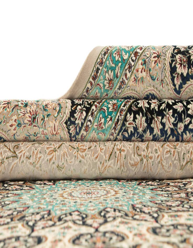 Detail image of 6' 6 x 9' 9 Ghom Design Rug