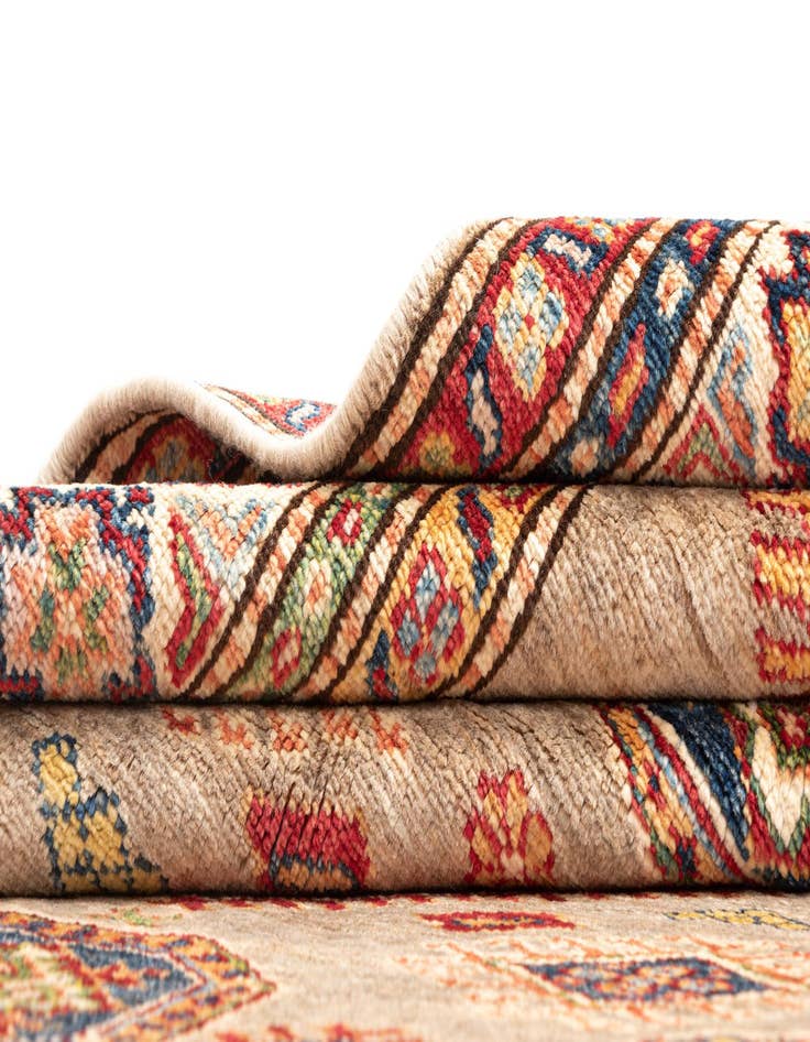 Detail image of 4' x 6' 1 Kazak Wool Rug