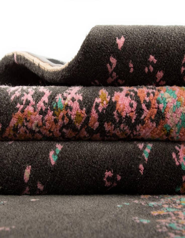 Detail image of 7' 8 x 9' 11 Modern Himalaya Wool Rug