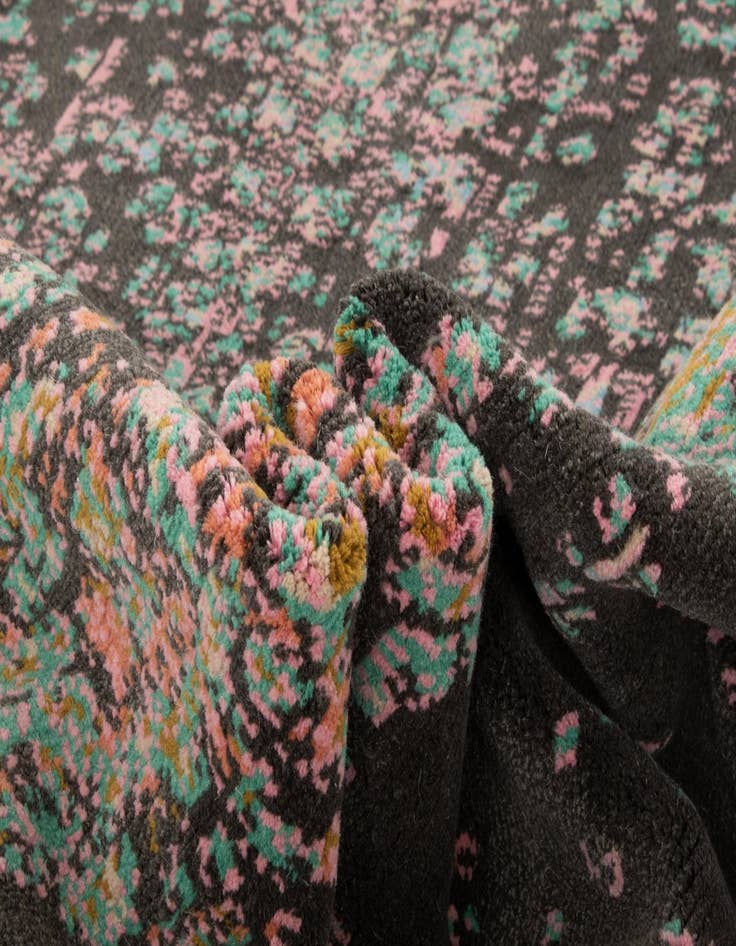 Detail image of 7' 8 x 9' 11 Modern Himalaya Wool Rug