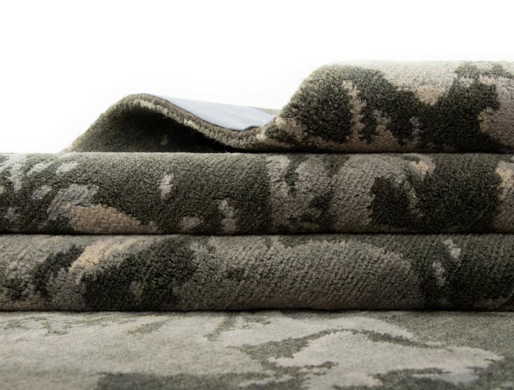 Detail image of 7' 7 x 9' 10 Modern Himalaya Wool Rug