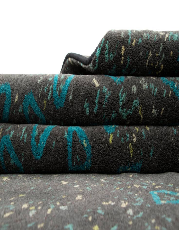 Detail image of 7' 6 x 9' 9 Modern Manshu Wool Rug