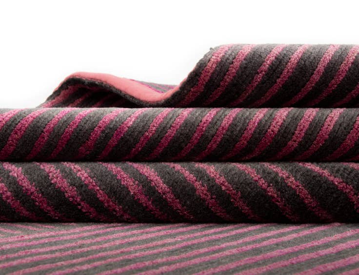 Detail image of 7' 7 x 9' 10 Modern Nehmo Rug