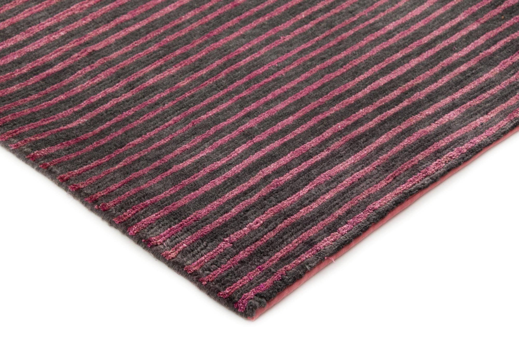7' 7 x 9' 10 Modern Nehmo Rug