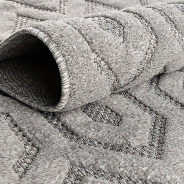 Detail image of 7' 10 x 10' Easy-Clean Trellis Textured Indoor / Outdoor Rug