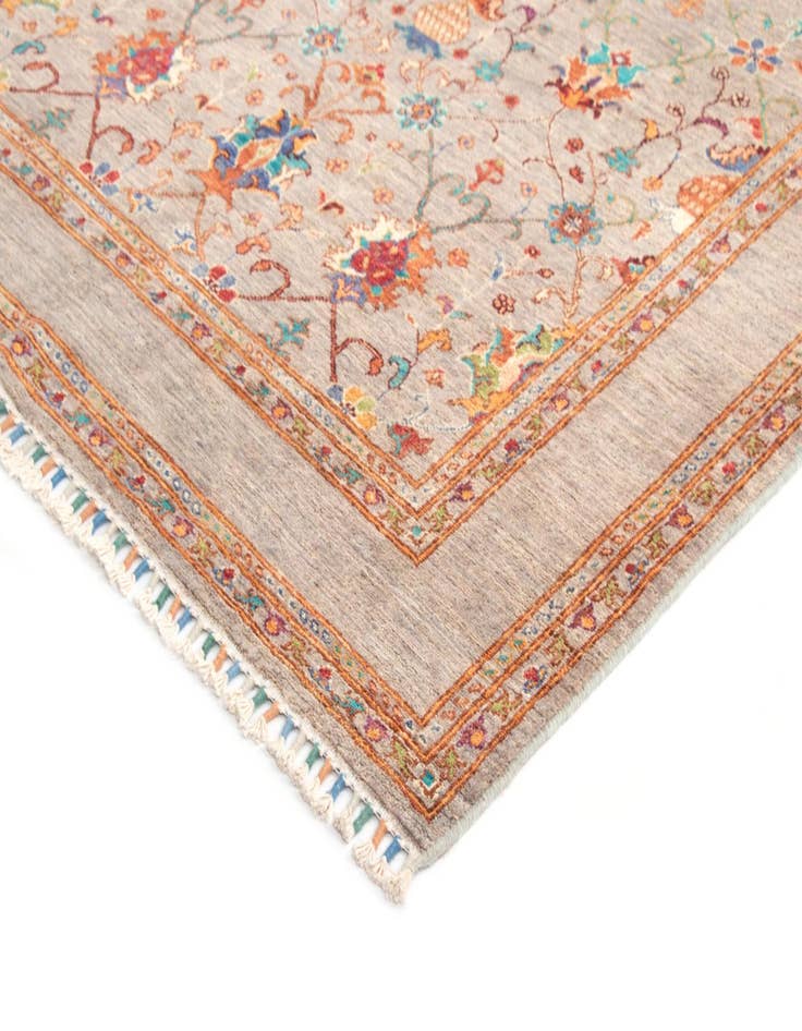 Detail image of 5' 1 x 6' 7 Rubin Wool Rug