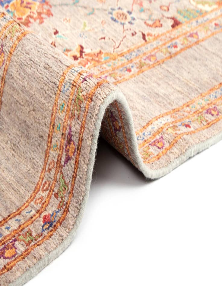 Detail image of 5' 1 x 6' 7 Rubin Wool Rug