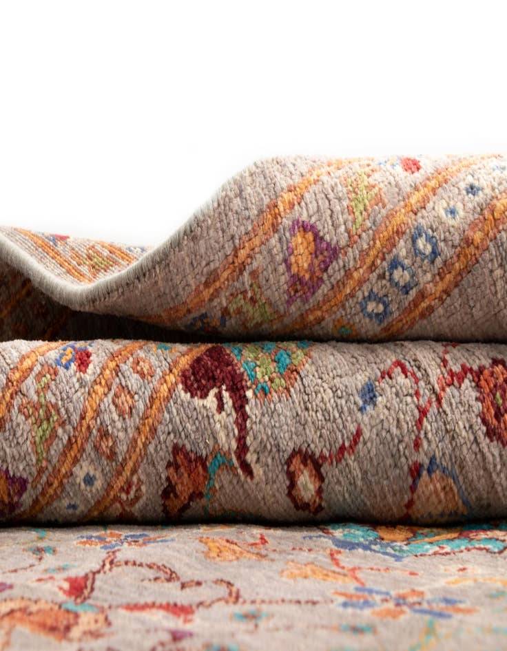 Detail image of 5' 1 x 6' 7 Rubin Wool Rug