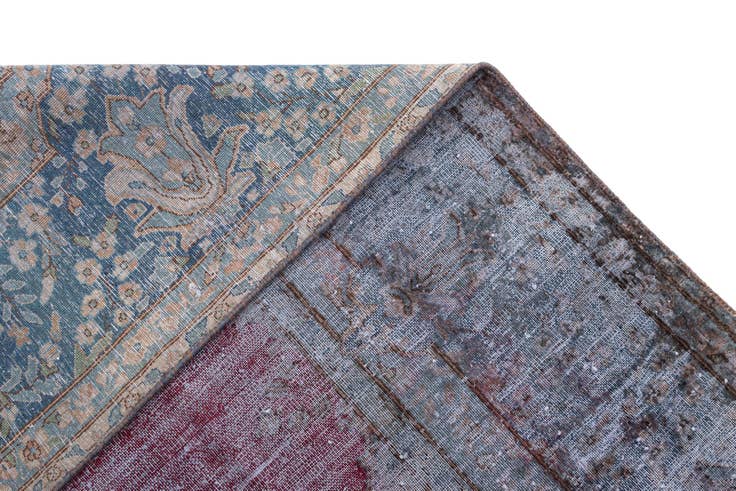 Detail image of 7' 3 x 9' 11 Vintage Royal Wool Rug