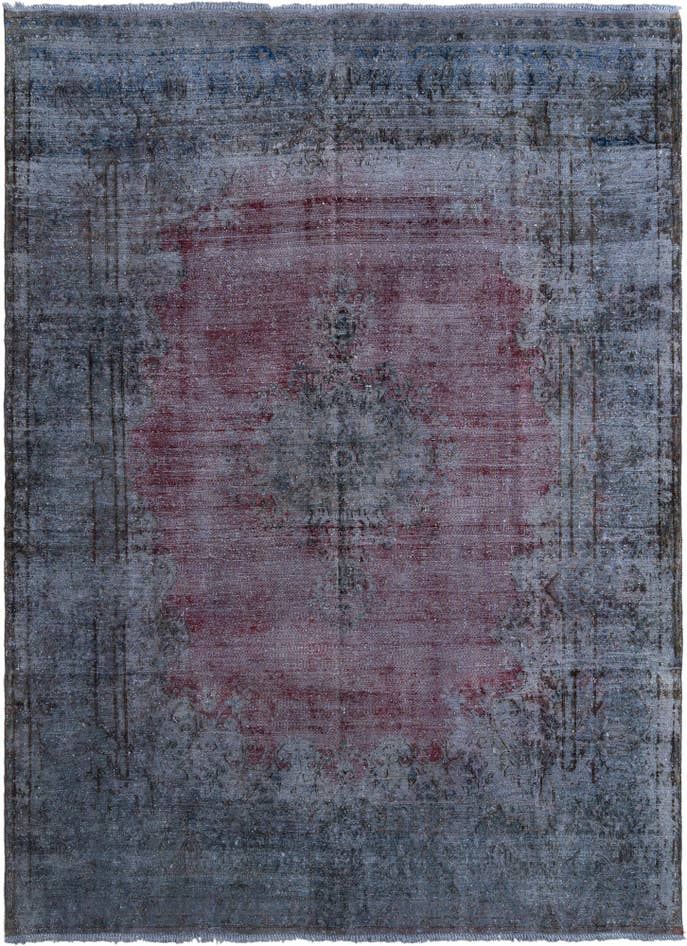 Detail image of 7' 3 x 9' 11 Vintage Royal Wool Rug