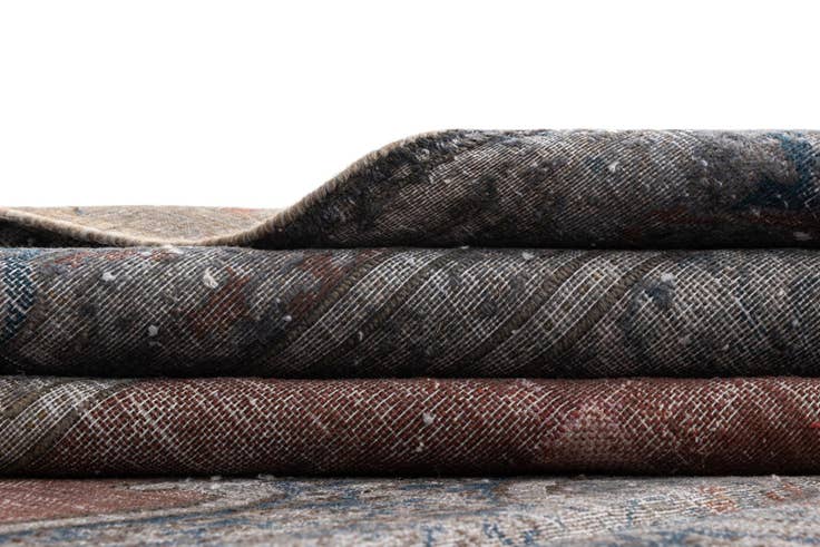 Detail image of 9' 9 x 12' 11 Vintage Royal Wool Rug