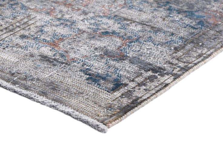 Detail image of 9' 9 x 12' 11 Vintage Royal Wool Rug