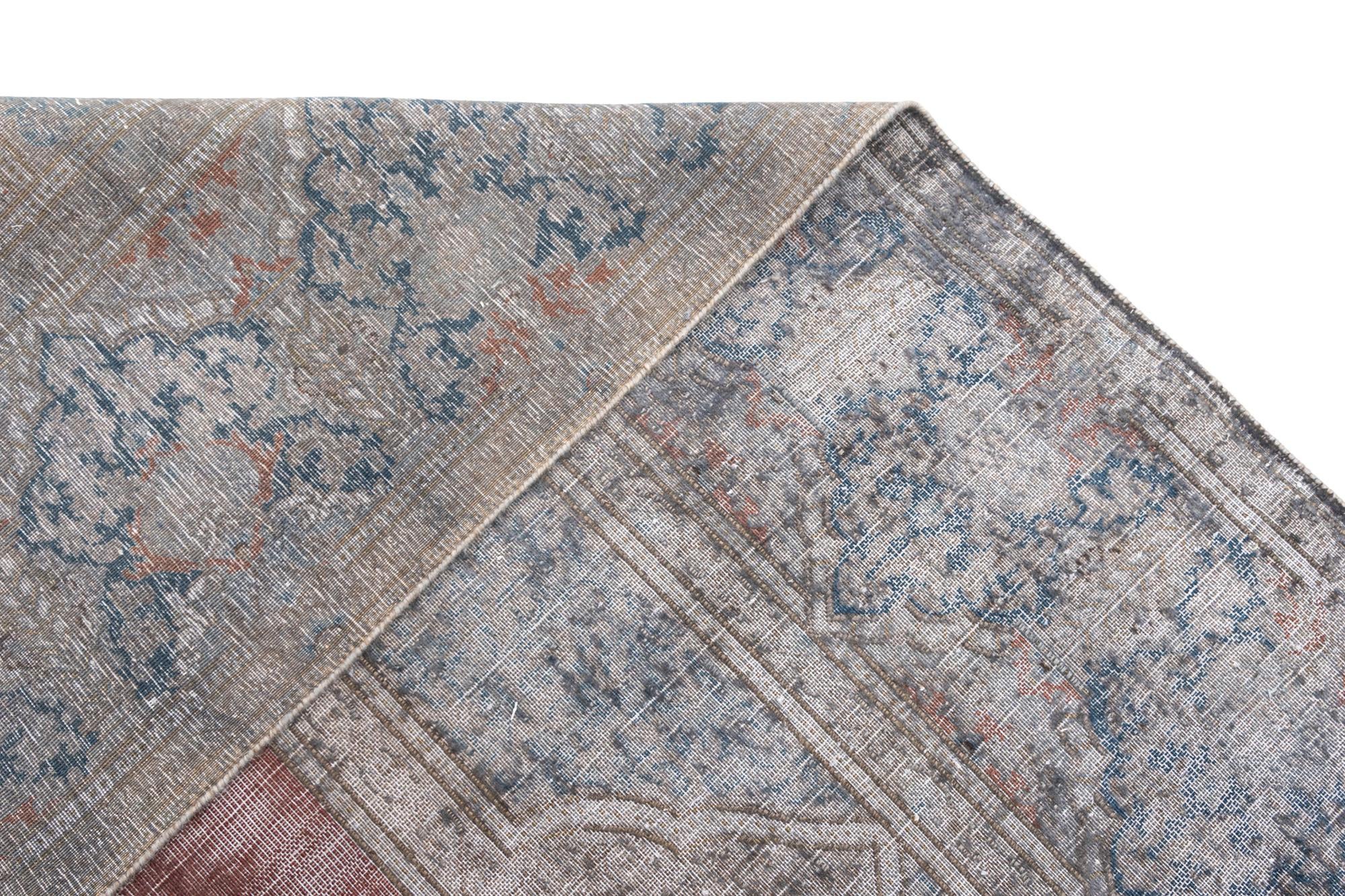 9' 9 x 12' 11 Vintage Royal Wool Rug