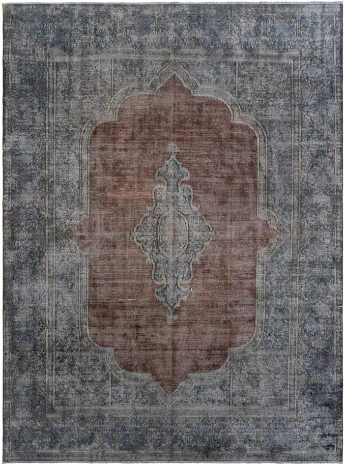 Detail image of 9' 9 x 12' 11 Vintage Royal Wool Rug