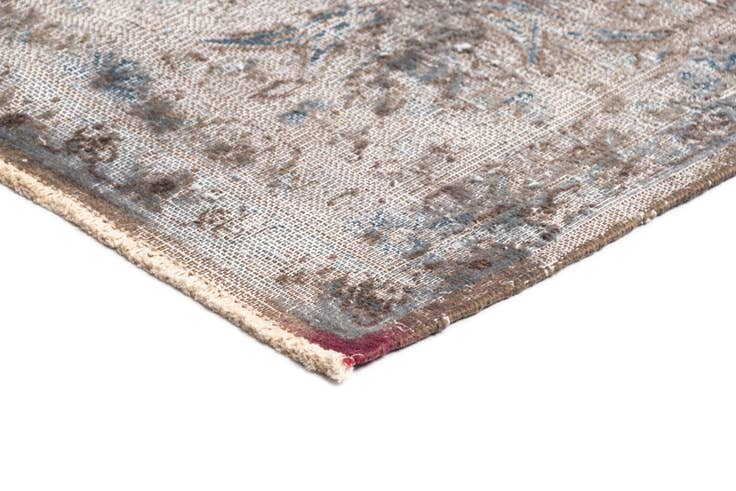 Detail image of 9' 5 x 13' 4 Vintage Royal Wool Rug