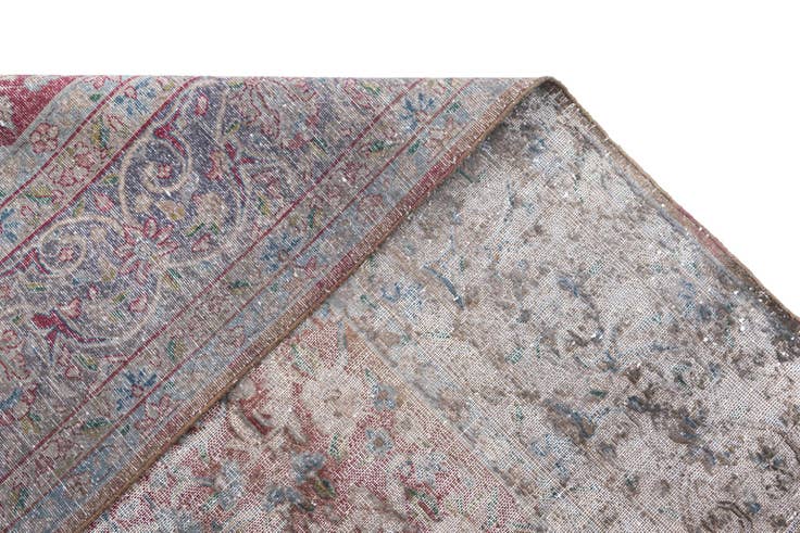 Detail image of 9' 5 x 13' 4 Vintage Royal Wool Rug
