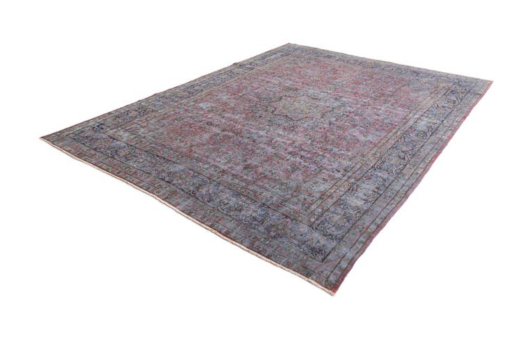 Detail image of 9' 5 x 12' 9 Vintage Royal Wool Rug