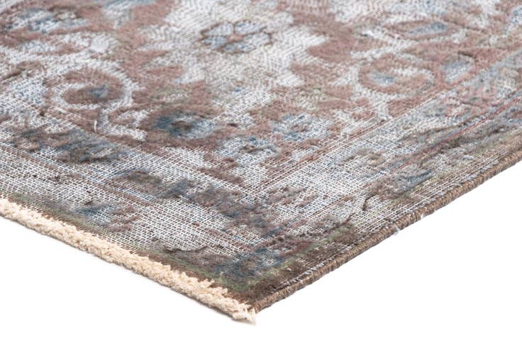 Detail image of 9' 7 x 13' 2 Vintage Royal Wool Rug