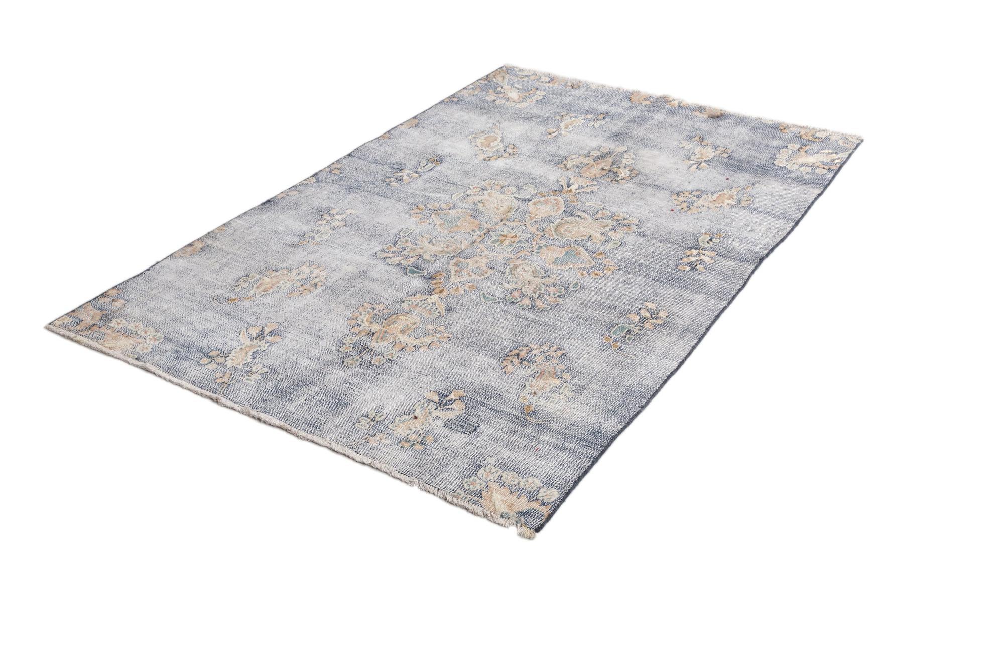 4' 4 x 6' 7 Vintage Royal Wool Rug