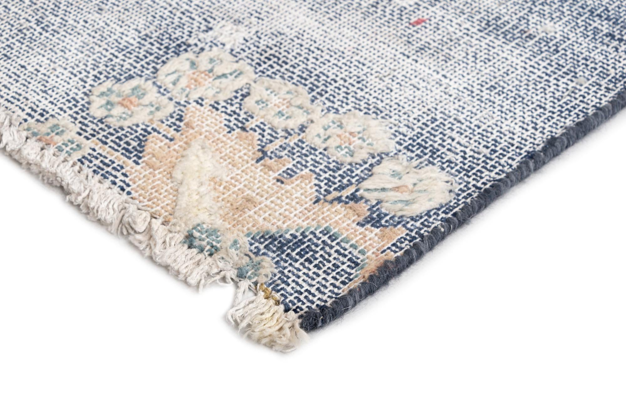 4' 4 x 6' 7 Vintage Royal Wool Rug
