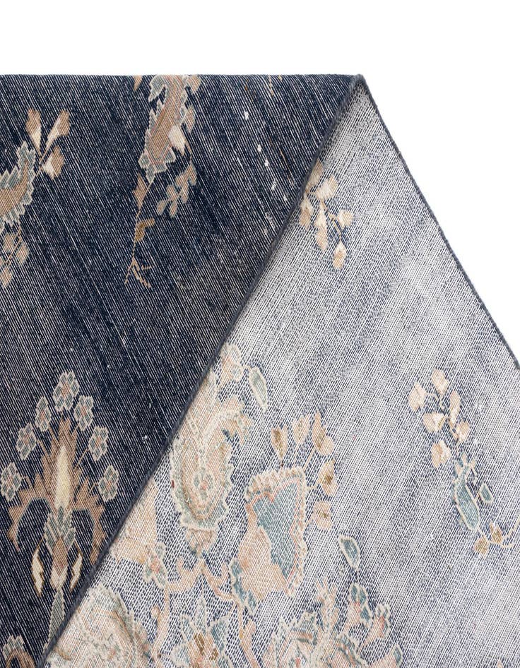 Detail image of 4' 4 x 6' 7 Vintage Royal Wool Rug